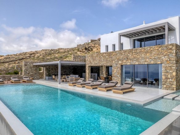 Villa Ariadne’s Mitos luxury villa in Elia Mykonos